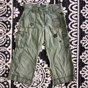 LIMITED TOO army green cropped embroidered pant